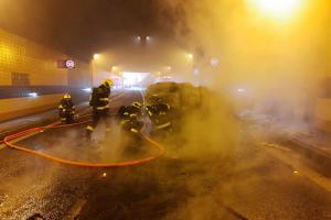 V pražském tunelu Blanka se nejezdilo, havarovali v něm policisté