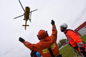 Vzhůru do luftu! Výcvik leteckých záchranářů v Plané u Českých Budějovic Vzhůru do luftu! Výcvik leteckých záchranářů v Plané u Českých Budějovic