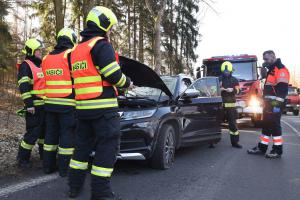Systém eCall jako veleužitečný práskač. Oznámil havárii osobáku v Mezirolí