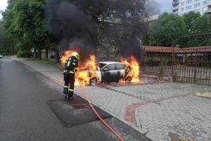 To opravdu naštve! Požár novou škodovku v Havířově-Šumbarku zcela zničil