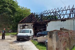 Je potřeba nabít dětské elektrické autíčko. A pak hasit ničivý požár