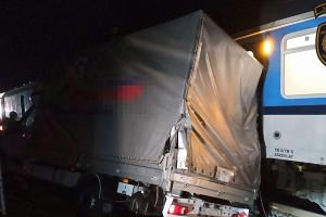 V Luhačovicích se střetl vlak s menším nákladním vozem