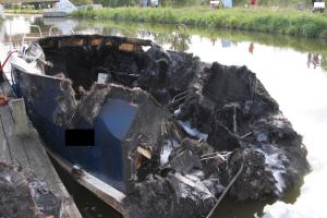 Požár zničil loď v Babicích na Uherskohradišťsku, znečistil i Baťův kanál