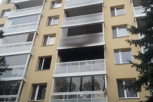 Požár bytu v Brně-Bohunicích zabil ženu, dům muselo opustit 50 lidí