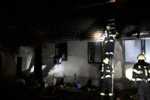 Plameny a exploze. Požár staršího domu v Prostějově