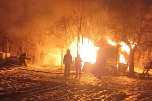 Hasiči likvidovali ve Francově Lhotě požár hospodářské budovy