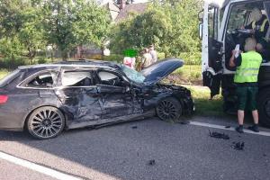 Střet nákladního a osobního automobilu skončil zraněním tří osob