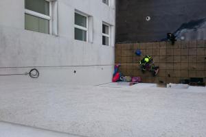 Hasiči zachraňovali v Havířově muže, který se při slaňování málem oběsil