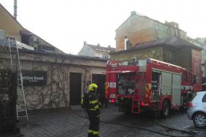 V Praze hořela klimatizace prodejny potravin, škoda za milion
