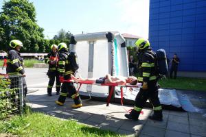 V Rožňově pod Radhoštěm cvičily složky IZS. Uniklý chlór může zabíjet V Rožňově pod Radhoštěm cvičily složky IZS. Uniklý chlór může zabíjet