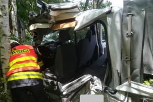 Jak na kuželkové dráze. Jedno auto naráželo do druhého Jak na kuželkové dráze. Jedno auto naráželo do druhého