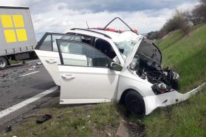 Hasiči zasahovali u nehody osobního a nákladního auta u Netovic, nehoda si vyžádala jeden lidský život