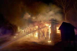 Noční požár dílny v Aši