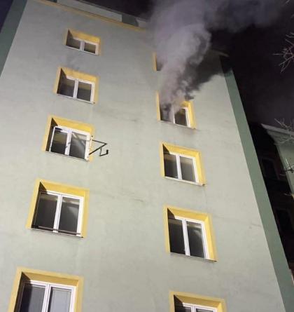 Požár výškové budovy v Mostě