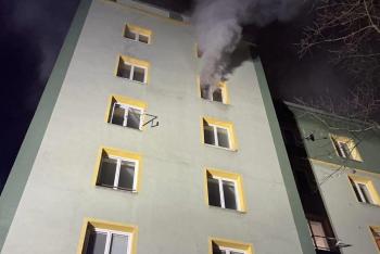 Požár výškové budovy v Mostě