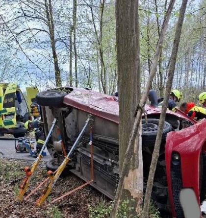 Mezi Královou a Červenkou na Olomoucku došlo k tragické nehodě dvou osobáků