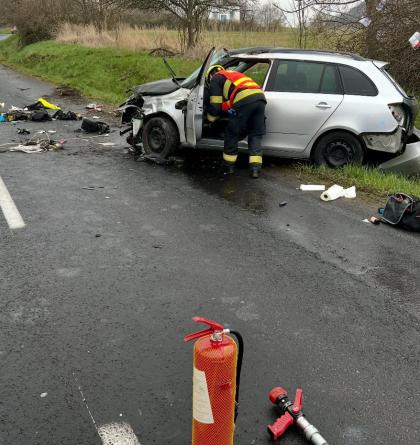 Dopravní nehoda osobního vozidla s karavanem se zraněním
