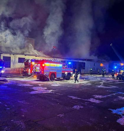V obci Tehov musela být po požáru stržena hala