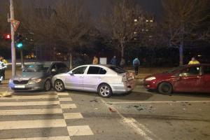 Nehoda pěti vozidel a autobusu se zraněním