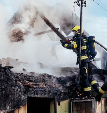 Požár roubenky v obci Dobrá způsobil škodu tři miliony korun