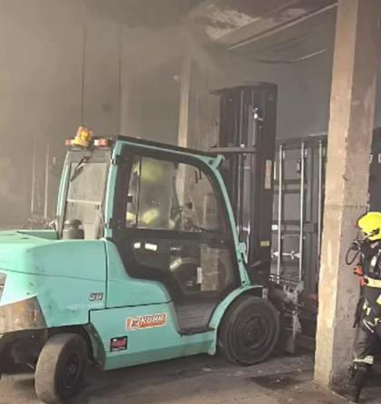 V Kolíně hasiči likvidovali požár bateriového úložiště