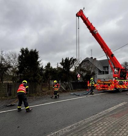 Ranní nehoda kamionu v Brumovicích