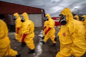 V obci Kosičky – Třesice pomáhají hasiči s likvidací velkochovu kachen