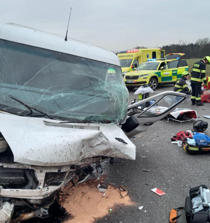Nehoda tří vozidel zablokovala silnici za Častolovicemi