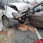 Při střetu dodávky a osobního auta se zranili tři lidé