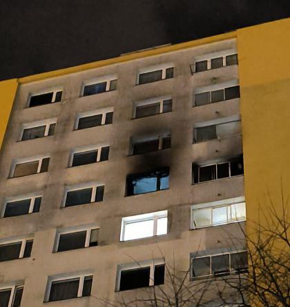 V Hradci Králové hořel byt v 10.podlaží bytového domu