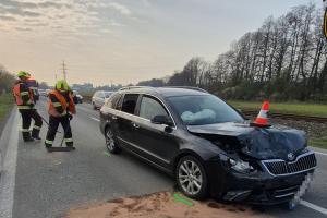 Při střetu osobního automobilu s dodávkou byly zraněny tři osoby