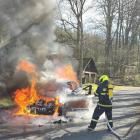 Hasiči likvidovali v Liberci-Machníně požár osobního auta