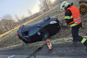 Havárie osobního vozidla u obce Francova Lhota