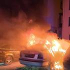 Noční požár osobního vozidla v Jablonci nad Nisou