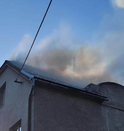 Požár rodinného domu v Janovicích zaměstnal pět jednotek hasičů