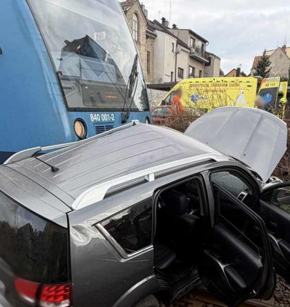 V Jablonci nad Nisou došlo ke střetu auta s vlakem