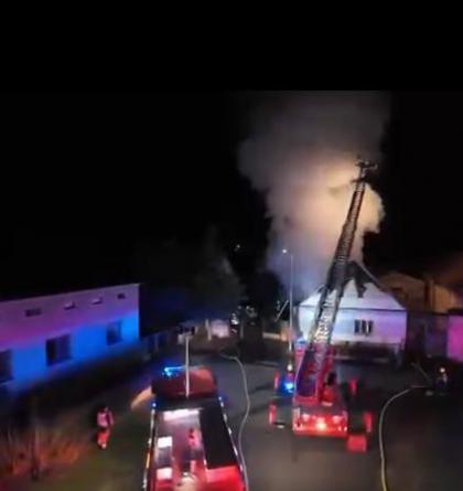 Hasiči zasahovali u požáru rodinného domu v Meclově na Domažlicku