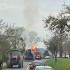 Hasiči likvidovali požár vleku se senem