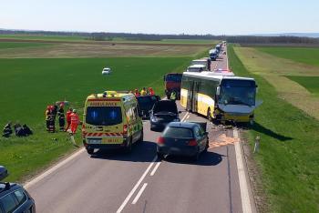 Nehoda zastavila hlavní tah na Znojemsku