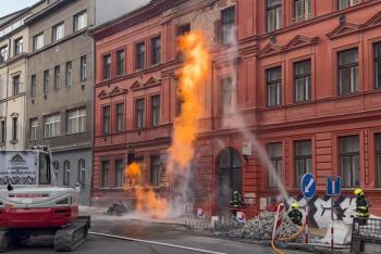 Požár plynu v ulici Dobrovského v Praze 7