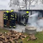 Příčinou vzniku požáru byla nedbalost při manipulaci se žhavým popelem Příčinou vzniku požáru byla nedbalost při manipulaci se žhavým popelem