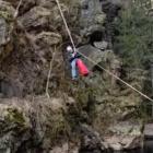 Hasiči lezci zachránili dvě osoby „z výšky” Hasiči lezci zachránili dvě osoby „z výšky”