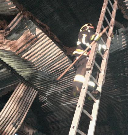 Hasiči likvidovali požár v objektu zemědělské společnosti, odhad škody dva miliony