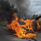 Hasiči likvidovali požár osobního vozidla v obci Krhová Hasiči likvidovali požár osobního vozidla v obci Krhová