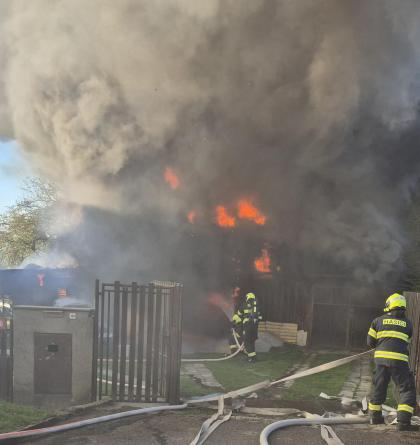 Hasiči likvidovali požár v obci Osíčko nedaleko Bystřice pod Hostýnem