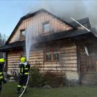 Požár zachvátil rodinný dům v Dolní Lomné Požár zachvátil rodinný dům v Dolní Lomné