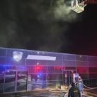 Požár v autosalonu v České Lípě zaměstnal pět jednotek